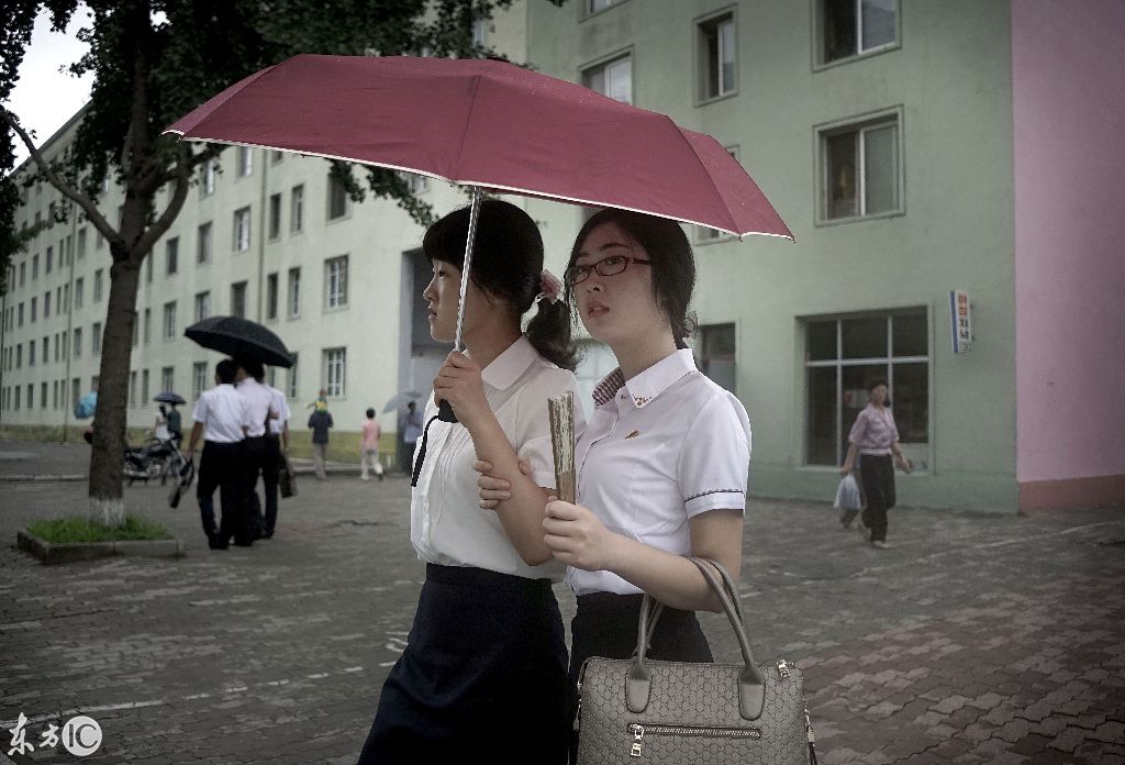 真实镜头下的朝鲜生活,人们很幸福;女孩子很潮流