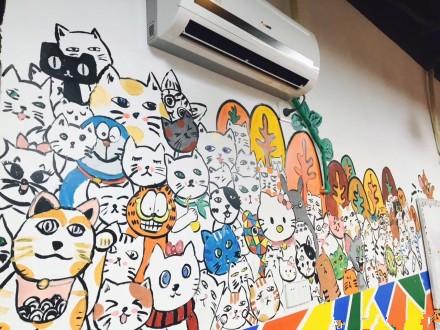 一面画满猫咪的幼儿园墙壁火了,幼儿园的老师大概也是资深猫奴