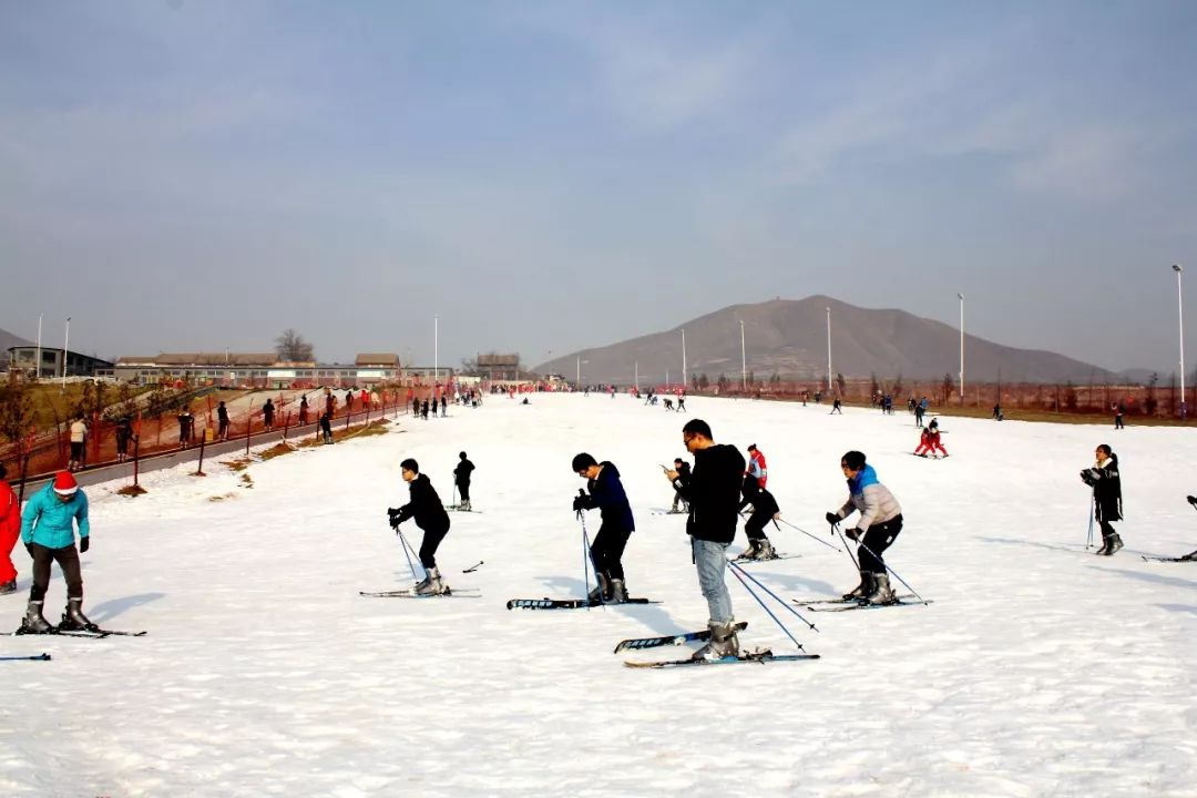 陕西20余家滑雪场联合优惠,20万张惠民卡免费领!