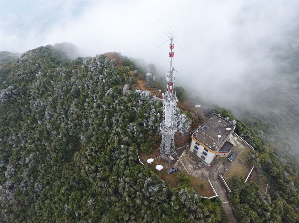 的冰层包裹着这里漫山遍野的植被和奇峰怪石麒麟山地址:封开县渔涝镇