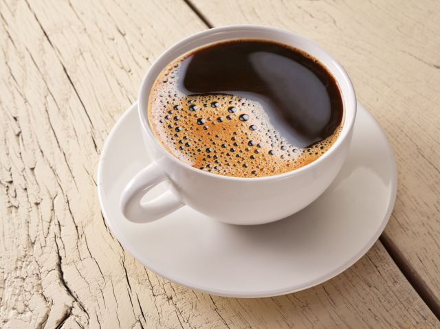 若不喜欢喝黑咖啡,觉得口感不好,可以在里面加点脱脂或低脂牛奶哦.