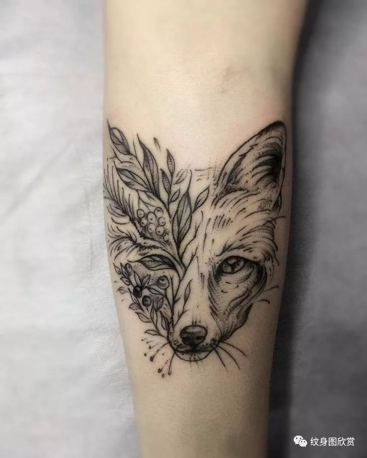 动物纹身手臂狐狸纹身图案