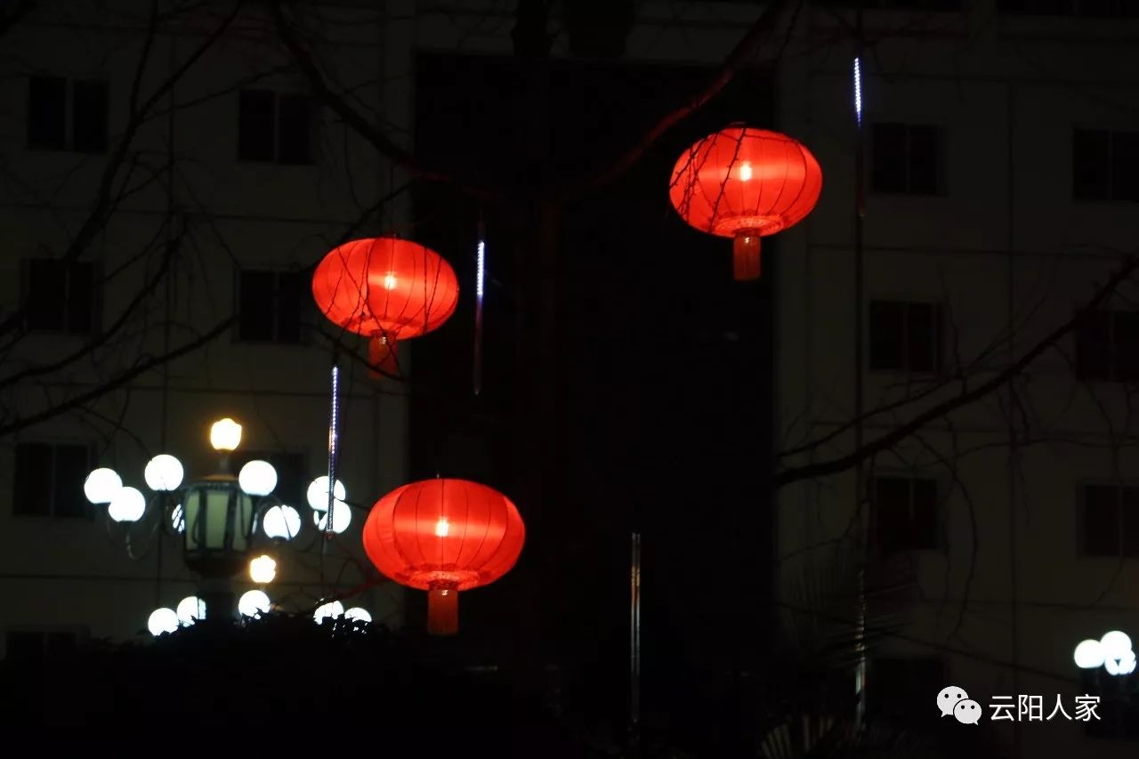 它是云阳人屋檐下风干的腊肉,香肠 是寒夜里温暖的红灯笼 云阳满城红