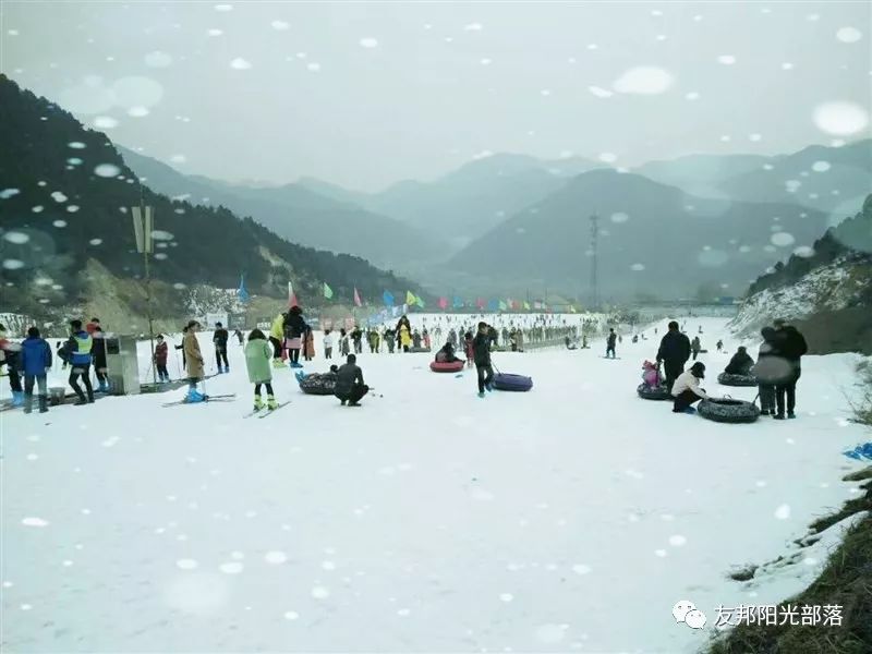 旅游 正文  指定地点集合乘车前往霍州市【七里峪滑雪场】,七里峪滑雪