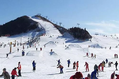 鳌山滑雪场