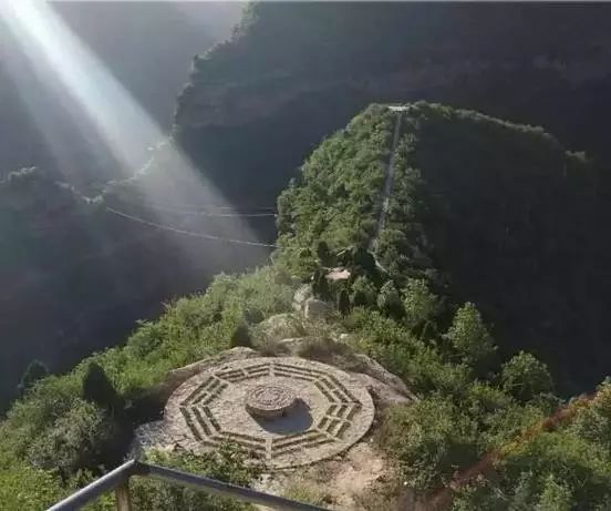 左权莲花岩风景区