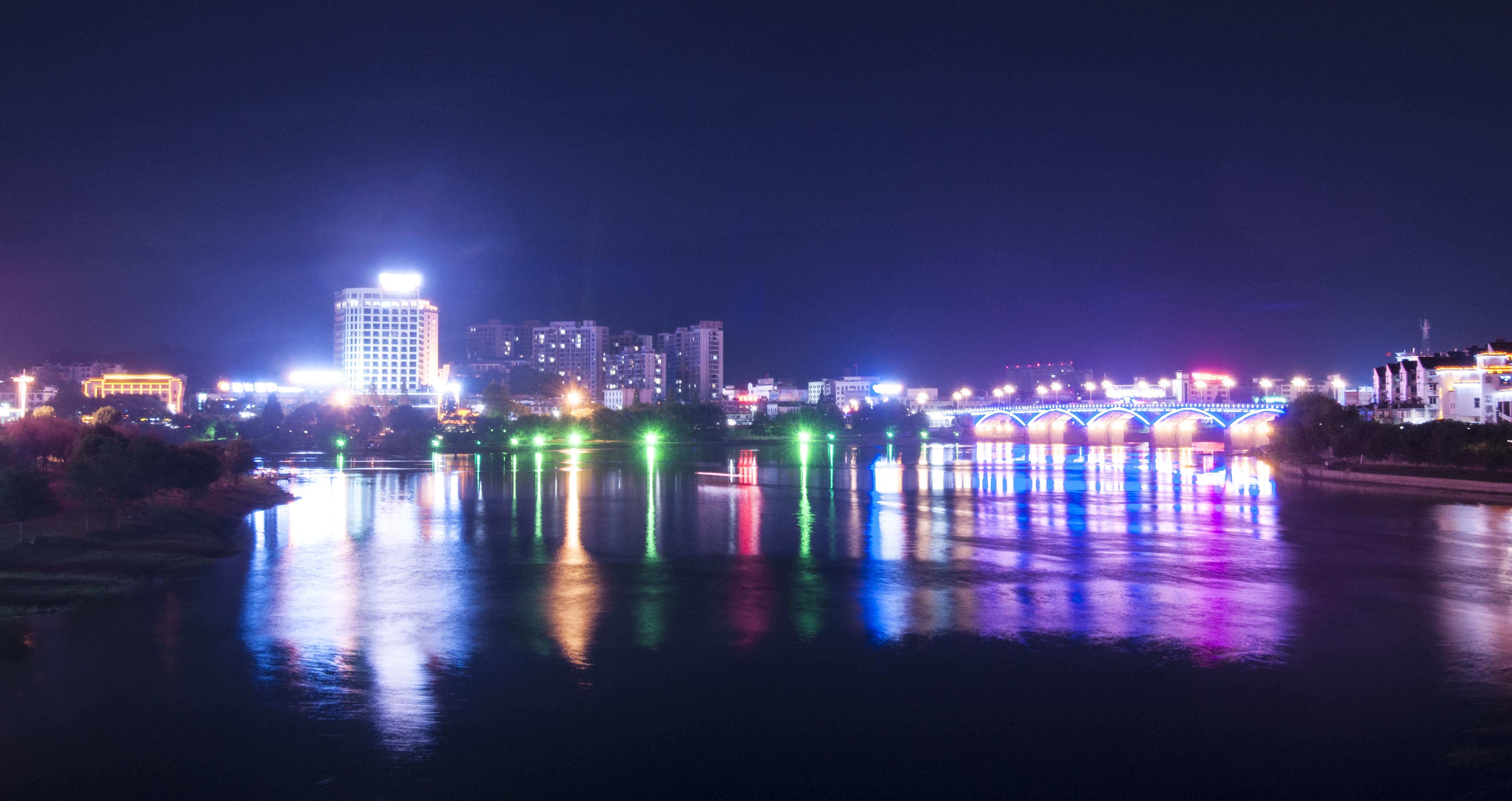 盘点2017年路过你的风景: 安徽歙县古城夜景