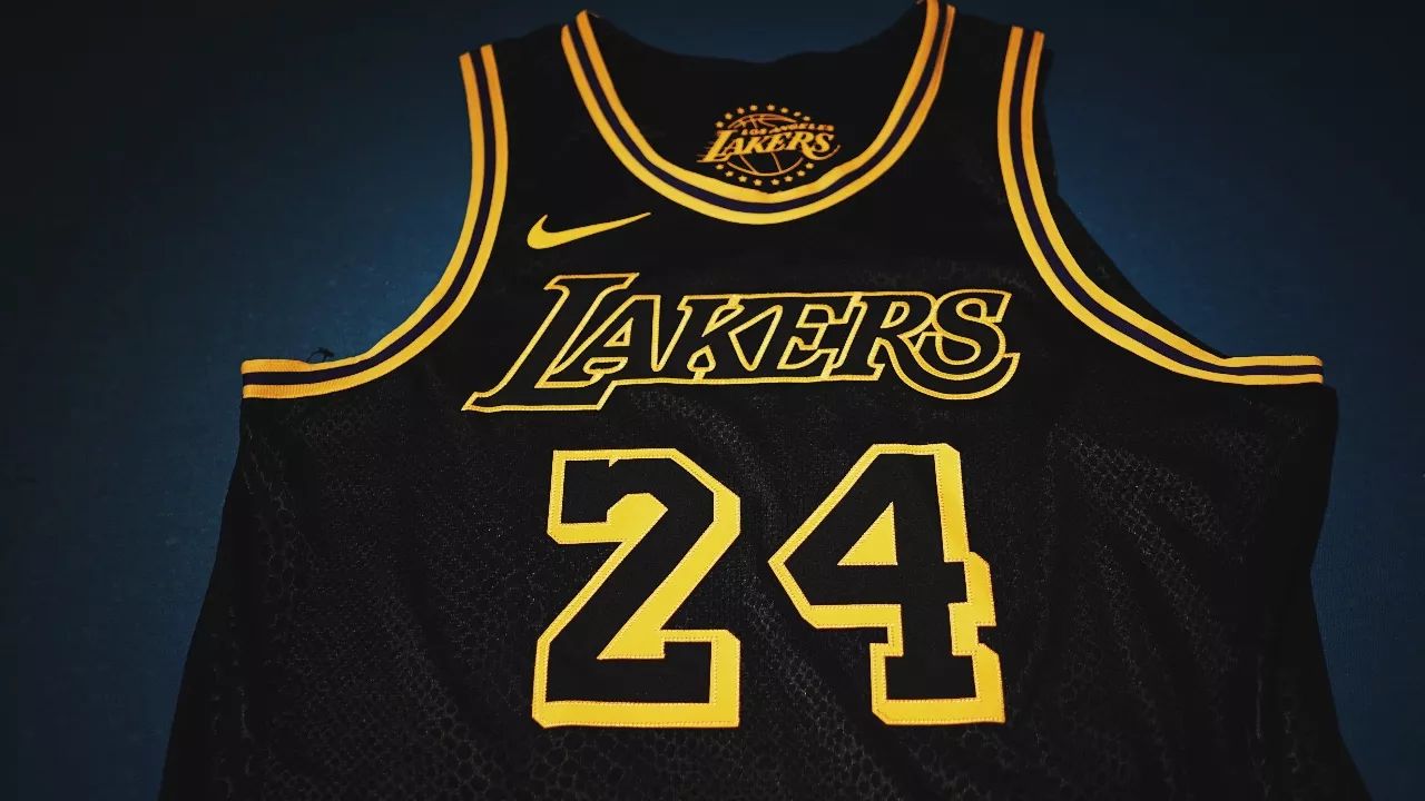 「 " kobe承载了我们的回忆 " - lakers city edition authentic 」