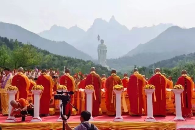 快来和99位高僧一起顶礼世界最大的地藏王菩