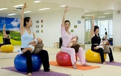 妈妈和宝宝做亲子瑜伽有什么注意事项?
