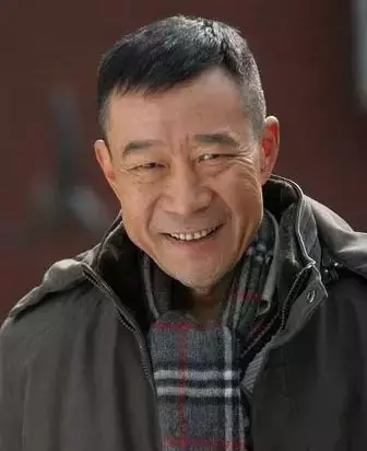 拍电视剧《中国轨道》时,著名演员李雪健查出了鼻咽癌.