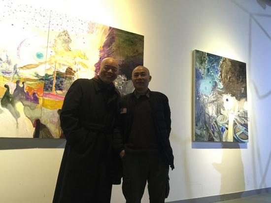 参展艺术家王钟作品参展艺术家汪鸿与华东交通大学艺术学院王东院长