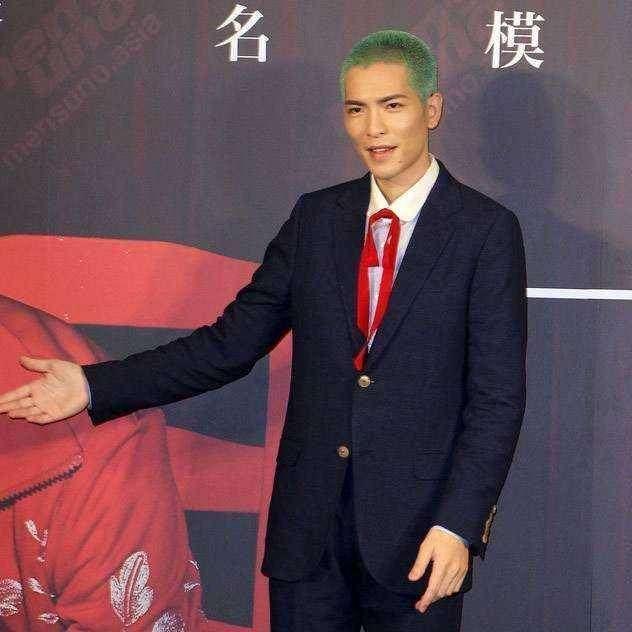 男明星们染绿发玩另类张杰被嘲太土陈伟霆最帅气