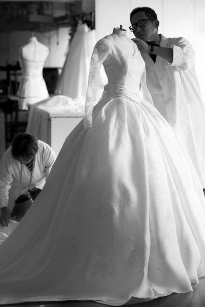 dior婚纱价格_dior的婚纱图片