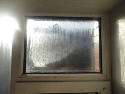 生活小百科:窗户双层玻璃起雾结露的原因和解决办法!