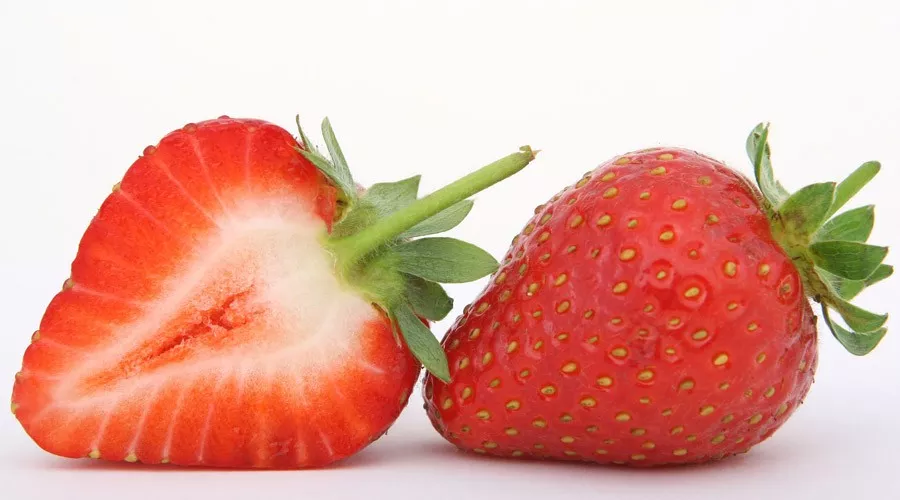 草莓是完美的减肥水果,非要说缺点就只有一个…