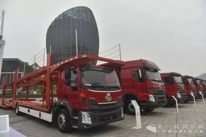 汽车 正文 柳汽乘龙t7长头牵引车 柳汽乘龙t5中置轴轿运车