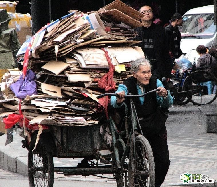 收废品的老奶奶