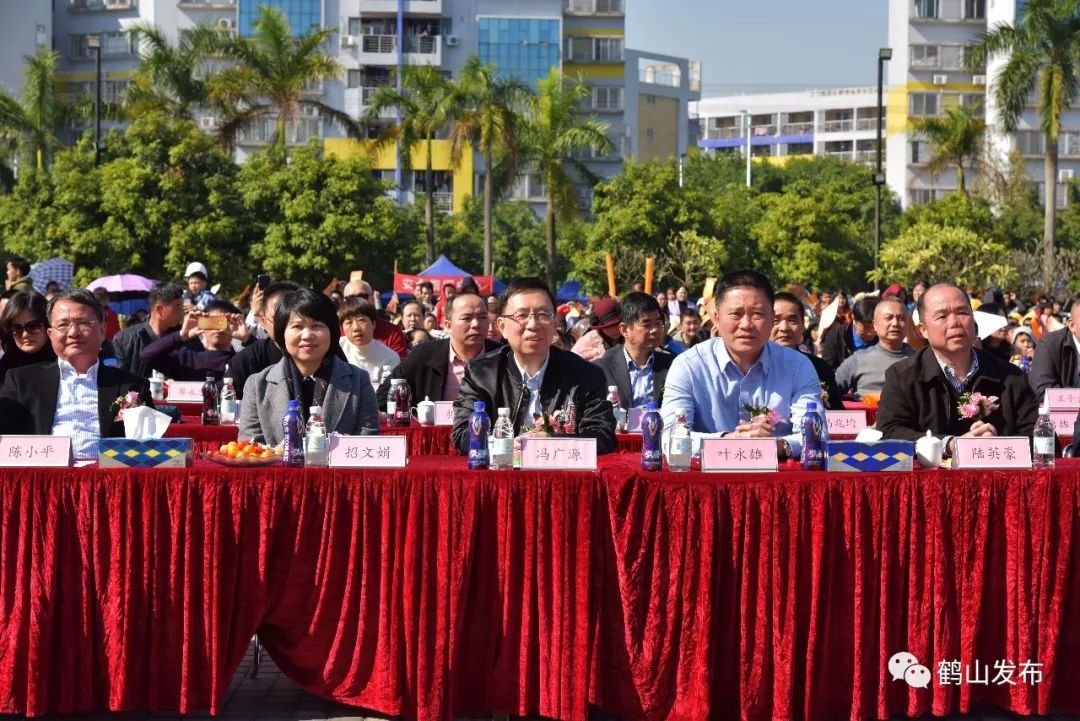 鹤山雅图仕欢乐嘉年华吸引大批游客!跳蚤市场和美食节欢乐多多!