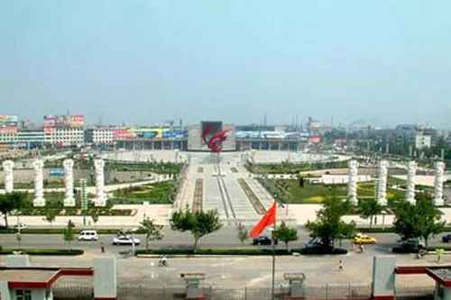 修路,运城飞机场启用,大运汽车投产,新建工业开发区,还荣获魅力城市