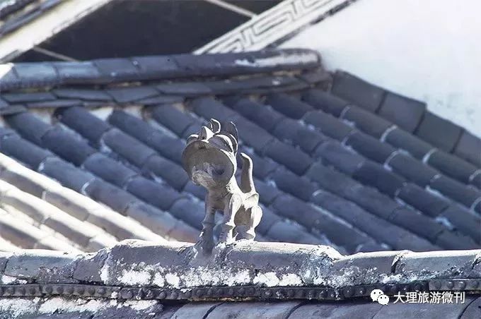 瓦猫,白族人家屋顶上的"神灵"