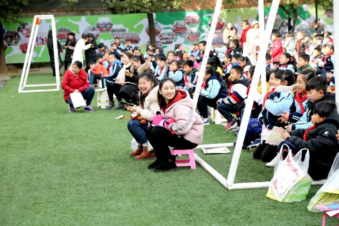 【颁奖】2017下德馨园小学"德馨杯"班级足球联赛赛事颁奖仪式