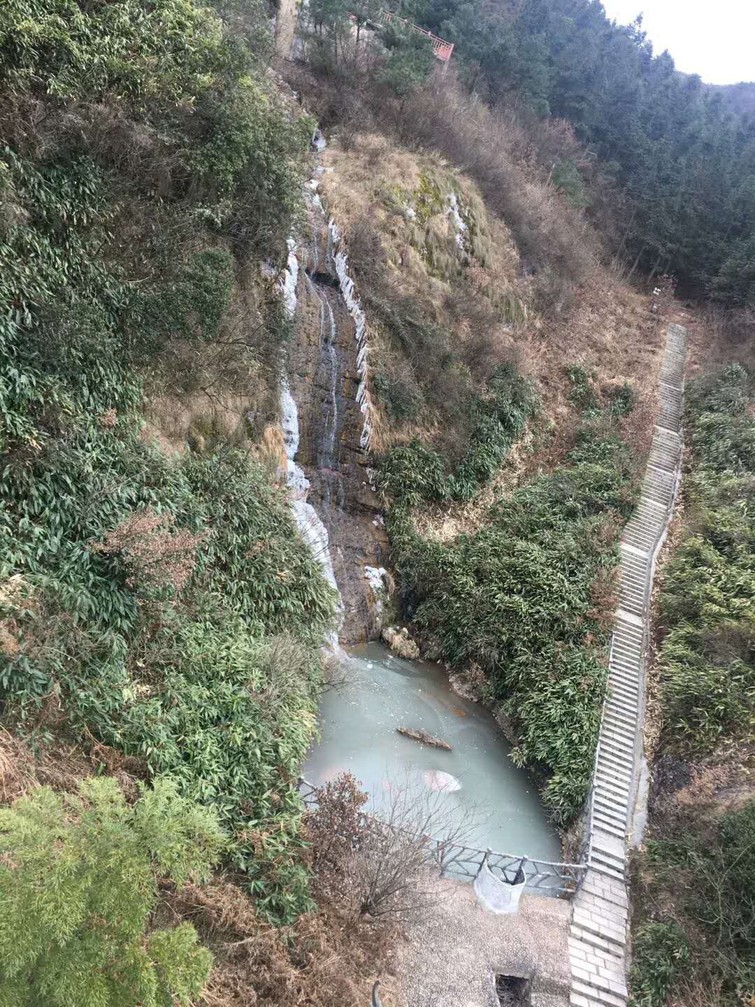 北雪南移!北斗崖景区有个黄金时代滑雪场,距上饶最近,成体验乐园