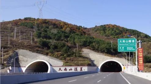 锦屏山隧道,长17.