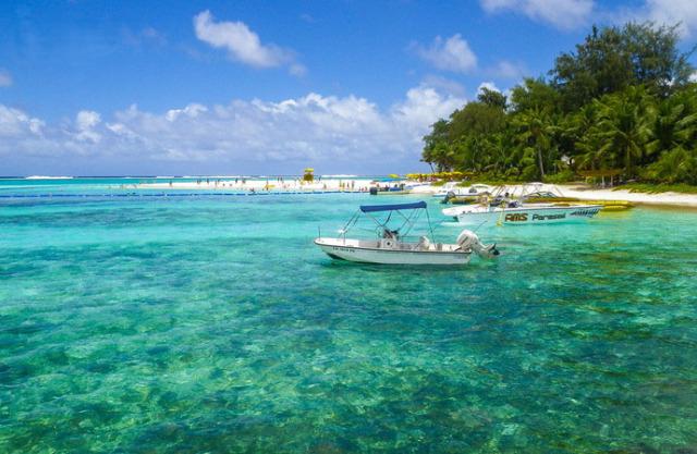 旅游 正文  金巴兰海滩:世界十大最美落日海滩之一,有人们所钟爱的