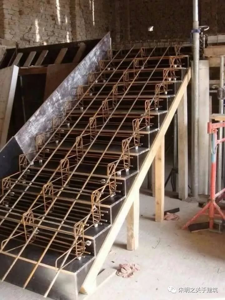 清水混凝土折线楼梯配筋及支模