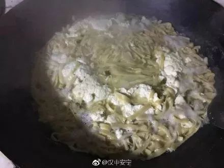 汉中人的乡味略阳农家纯手擀菜豆腐节节