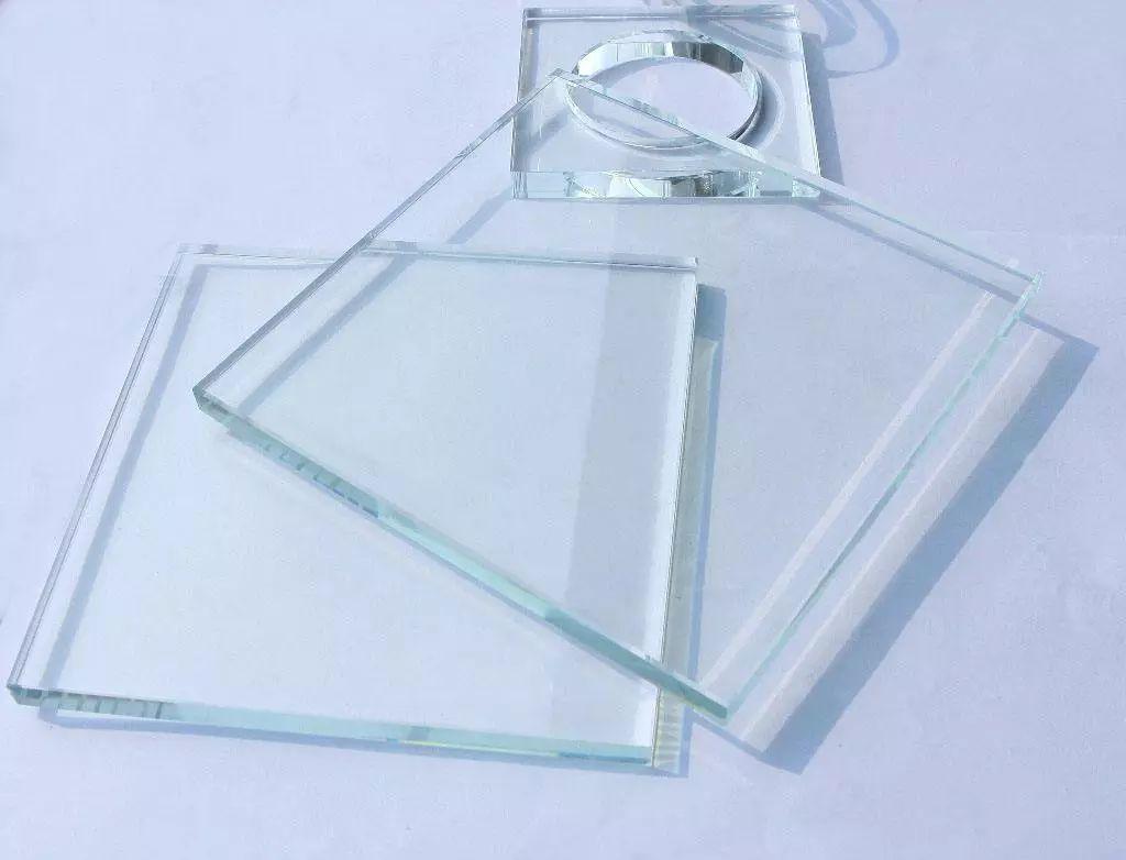 组成太阳能光伏玻璃的超白低铁玻璃