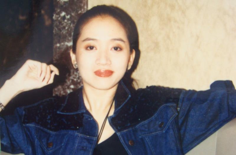 2003年12月30日,梅艳芳因宫颈癌导致肺功能衰竭,在香港养和医院病逝