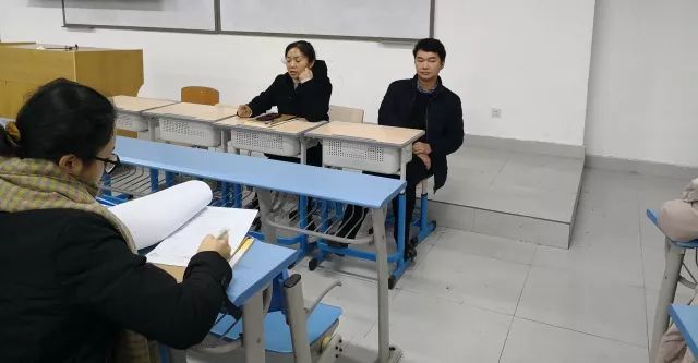 巴蜀中学语文教研室主任蒲韬老师表示:"尽管各位青年教师教龄尚短,但