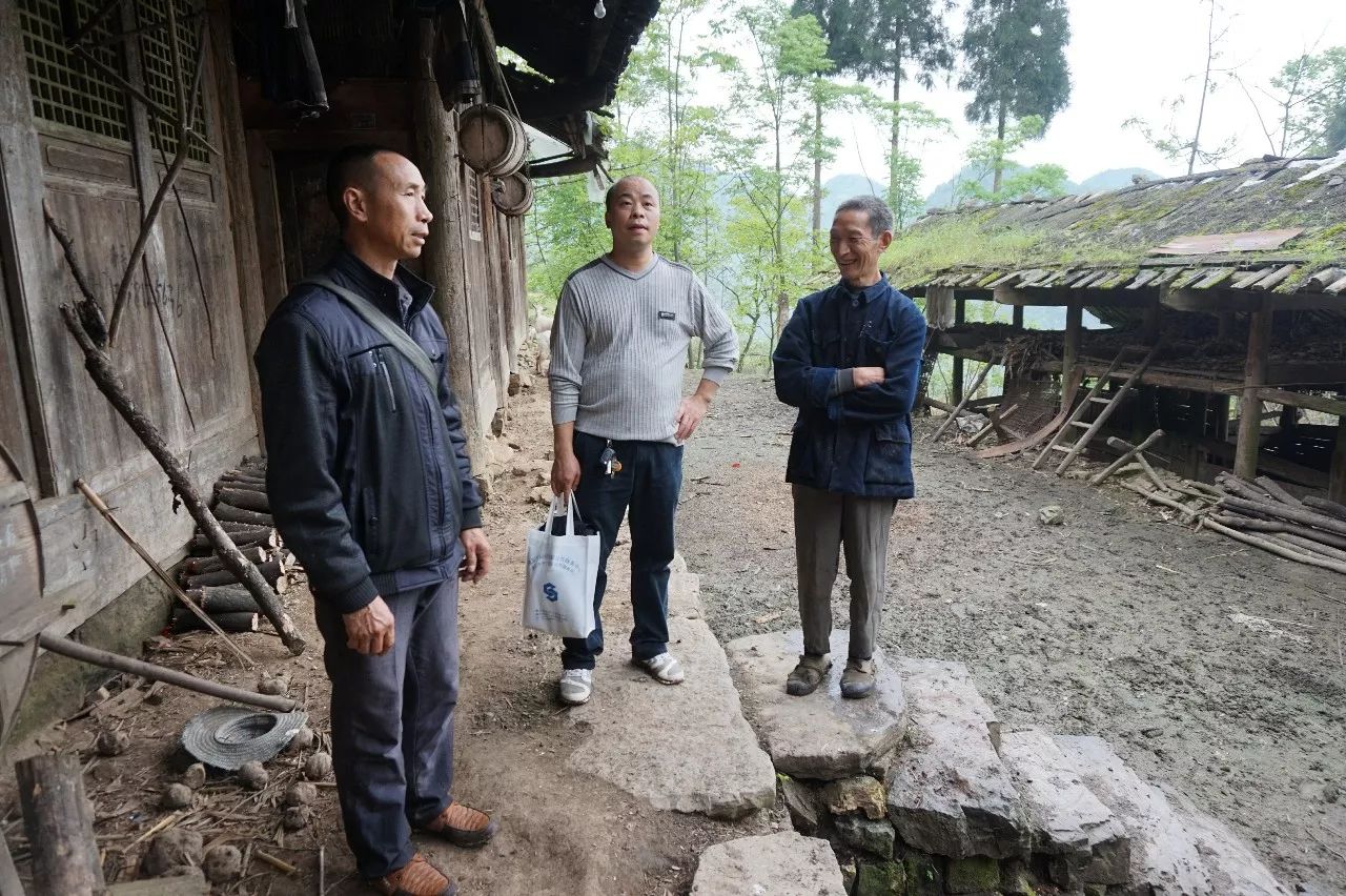 真蹲实驻谋发展助脱贫—记遵义市科技局枧坝镇黄鱼社区干部杨岩