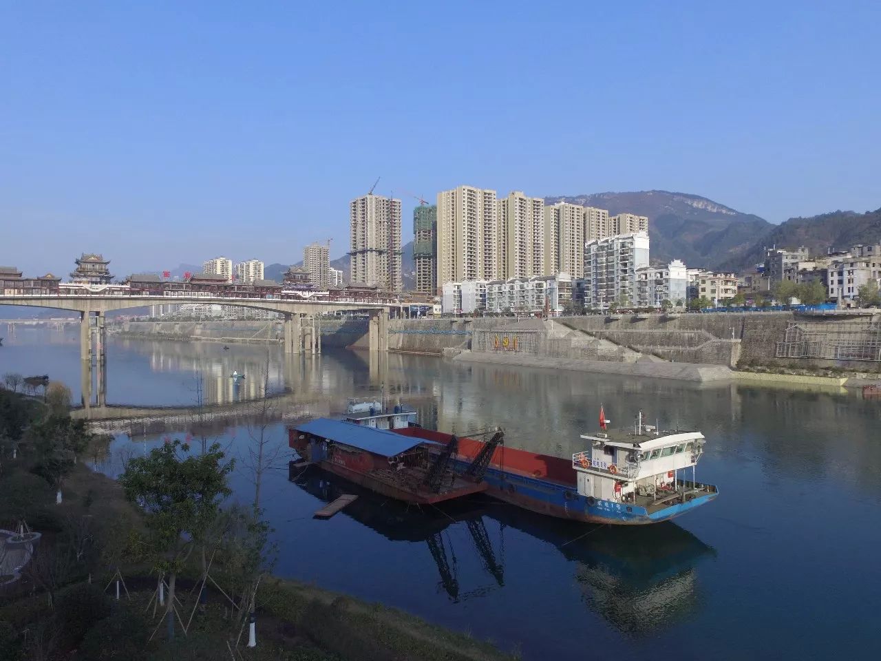 沿河画廊天街沿河画廊天街沿河乌江大桥沿河乌江大桥