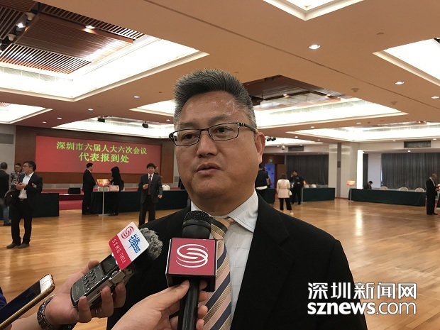 人大代表王海龙接受记者采访王海龙:实现深圳地铁wifi全覆盖 立法打击