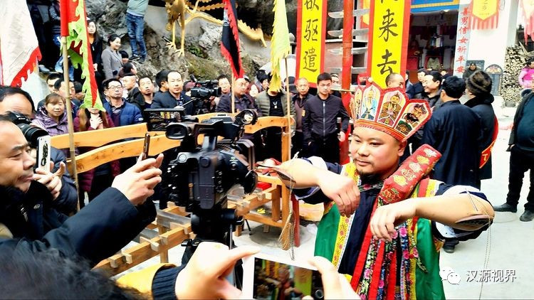 三清傩艺传承基地在宁强大安成立 文化惠民演出进乡村