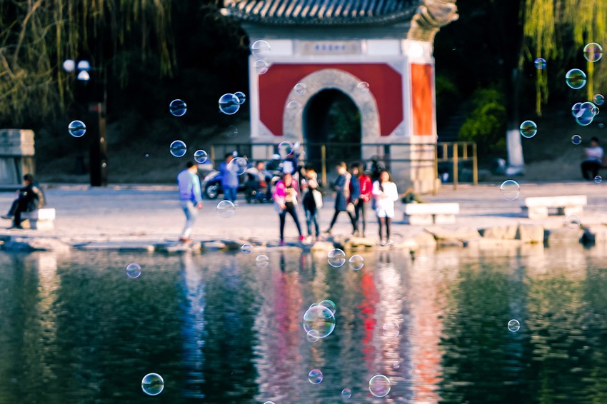 花神庙也称慈济寺,位于未名湖西南湖畔.始建于清乾隆年间