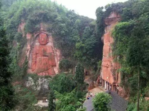 八仙山立佛景区