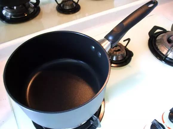 learn a word a day-【日常用语】saucepan 是什么样的锅?