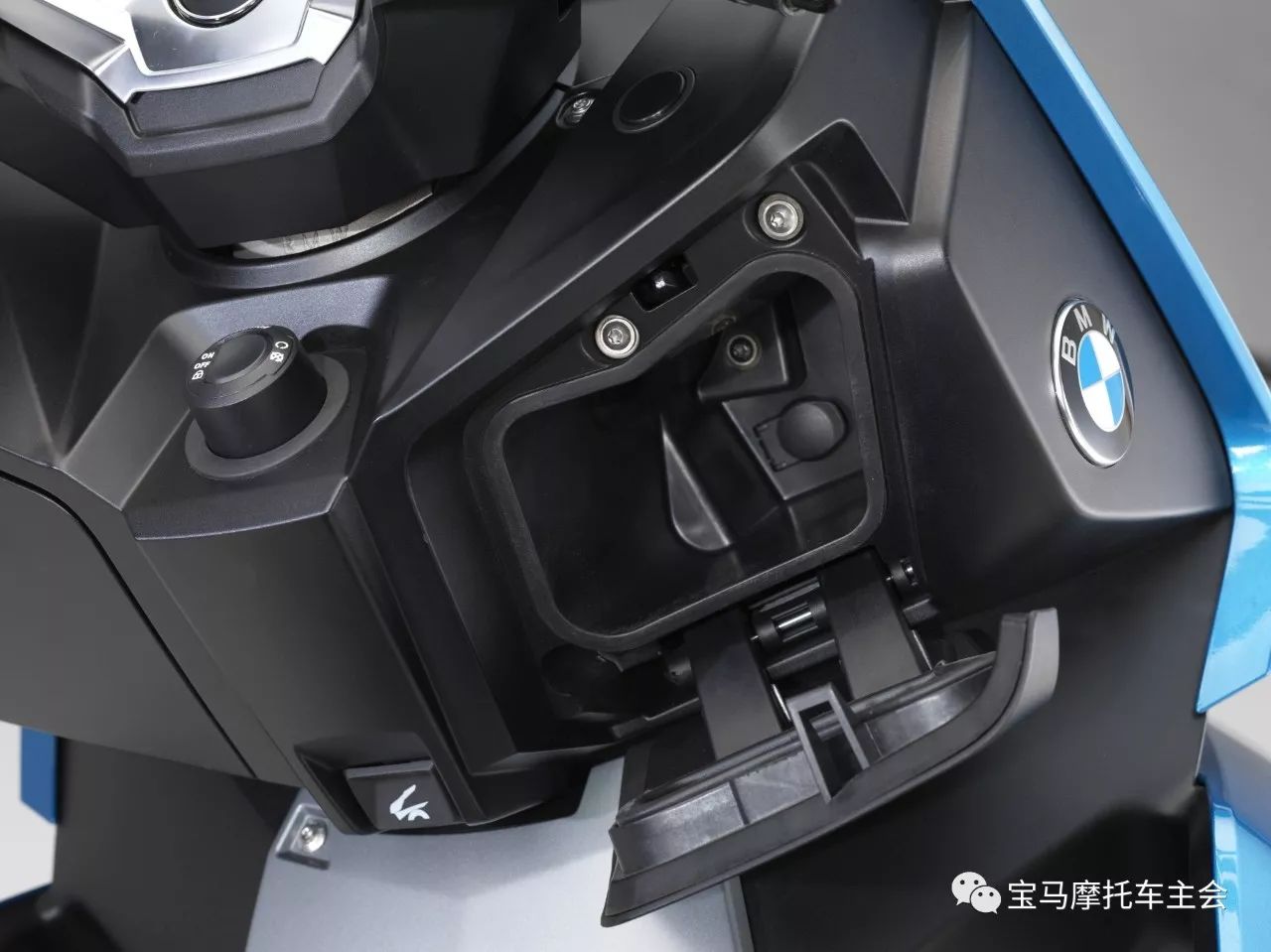 bmw宝马c400x–中量级爆发踏板