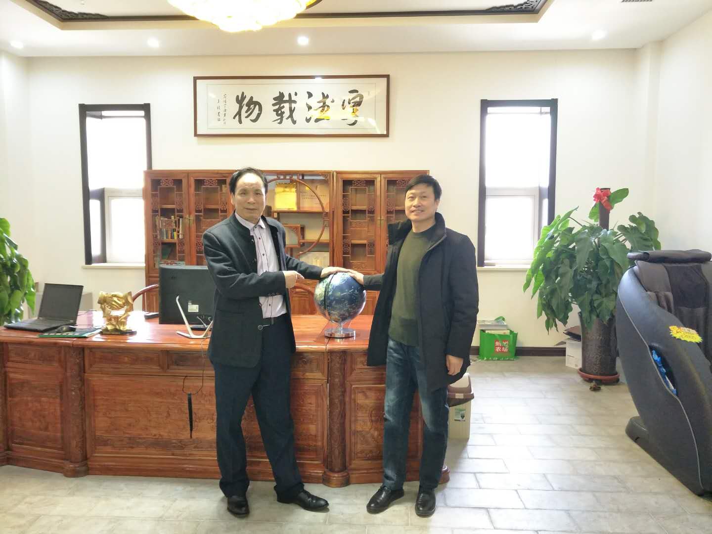 左三为运城营养协会会长,右一为生命呵护工程运城合伙人宋文耀先生