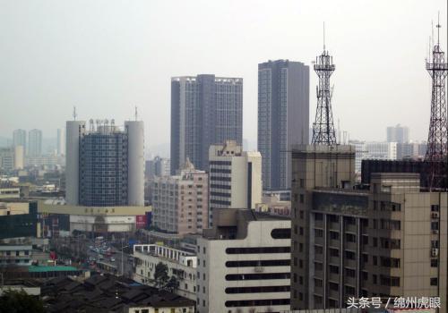 湖北2000年经济总量_湖北经济学院(3)