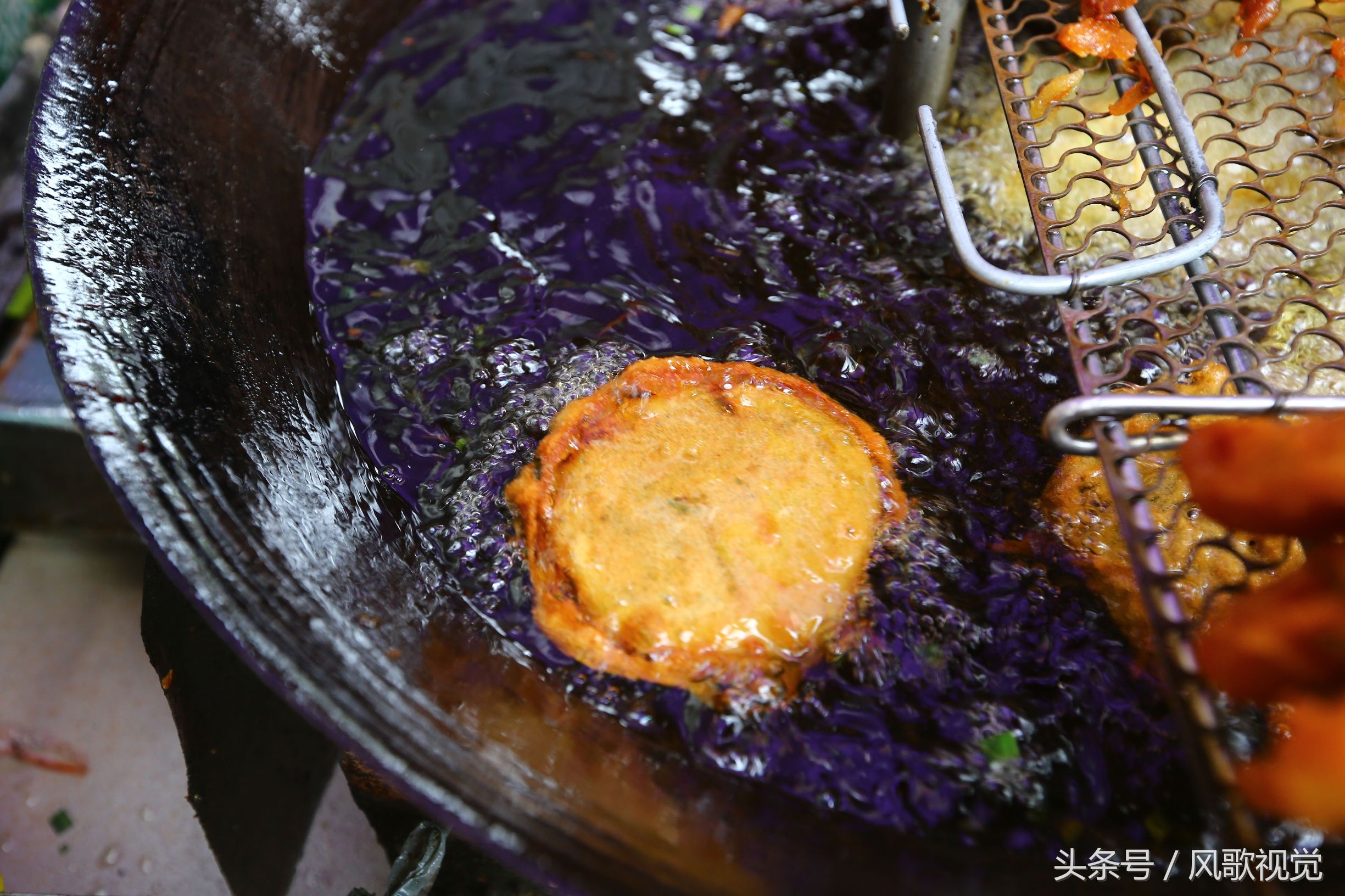 三亚崖州区美食小吃一个香溢四射的虾饼一个扫不住诱惑的古城