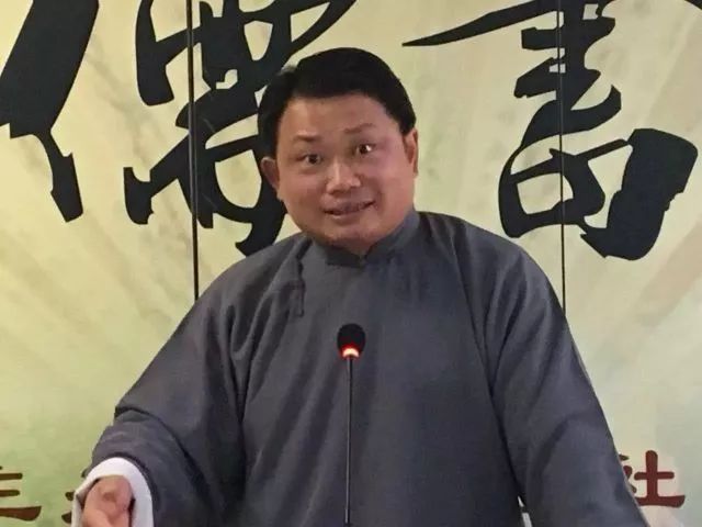 扬州"芍药园子"发起人之一,扬州评话演员,著名评话家杨子儒先生弟子