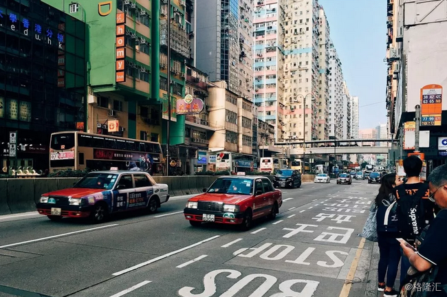 近二十年深圳香港GDp对比_GDP总量及增速对比 深圳房价香港化还有多远(2)