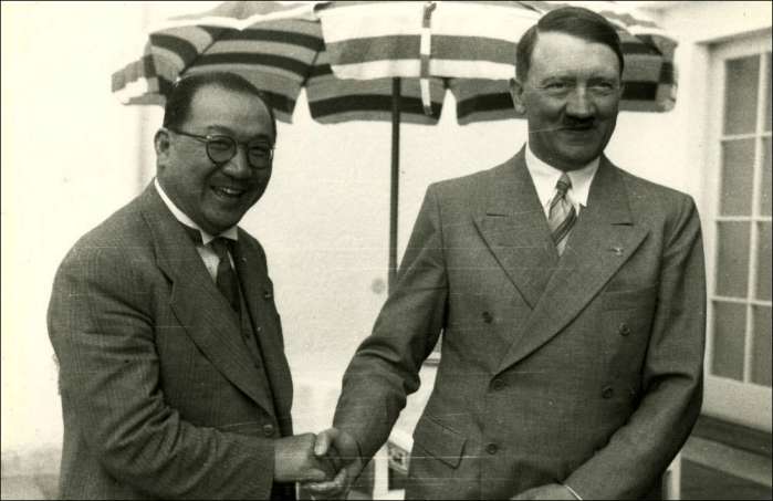 孔祥熙(当时的中国经济部长)和希特勒