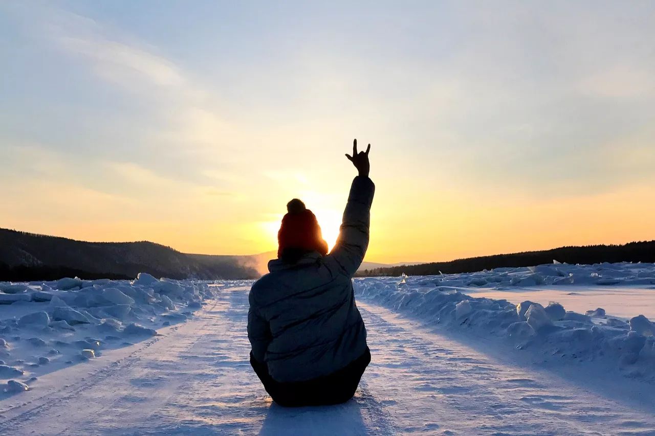 您的十五个雪地日出到了,请签收!