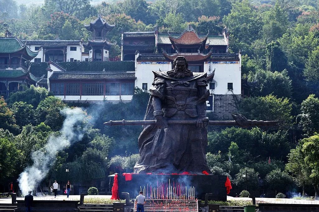 (听当地人说张飞庙格外的灵验,想要新春讨个好彩头的可以去的时候好好